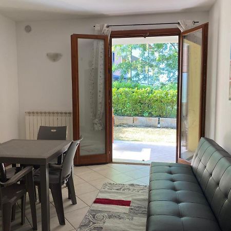 Appartamento Il Faro Con Giardino In Residence Con Piscina Desenzano del Garda Exterior photo