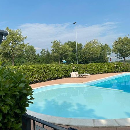 Appartamento Il Faro Con Giardino In Residence Con Piscina Desenzano del Garda Exterior photo