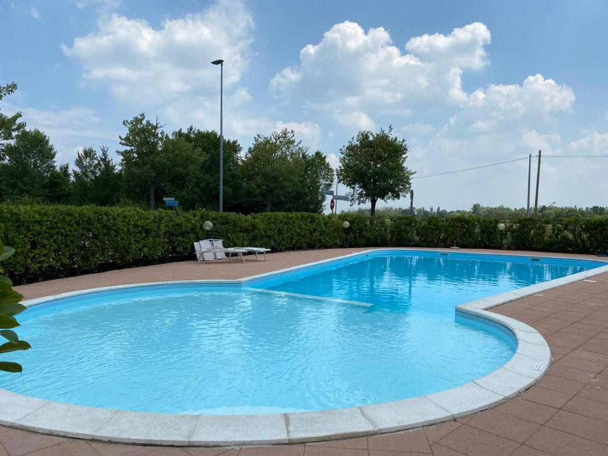Appartamento Il Faro Con Giardino In Residence Con Piscina Desenzano del Garda Exterior photo