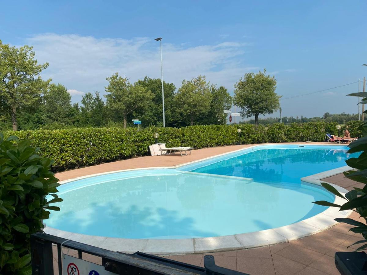 Appartamento Il Faro Con Giardino In Residence Con Piscina Desenzano del Garda Exterior photo
